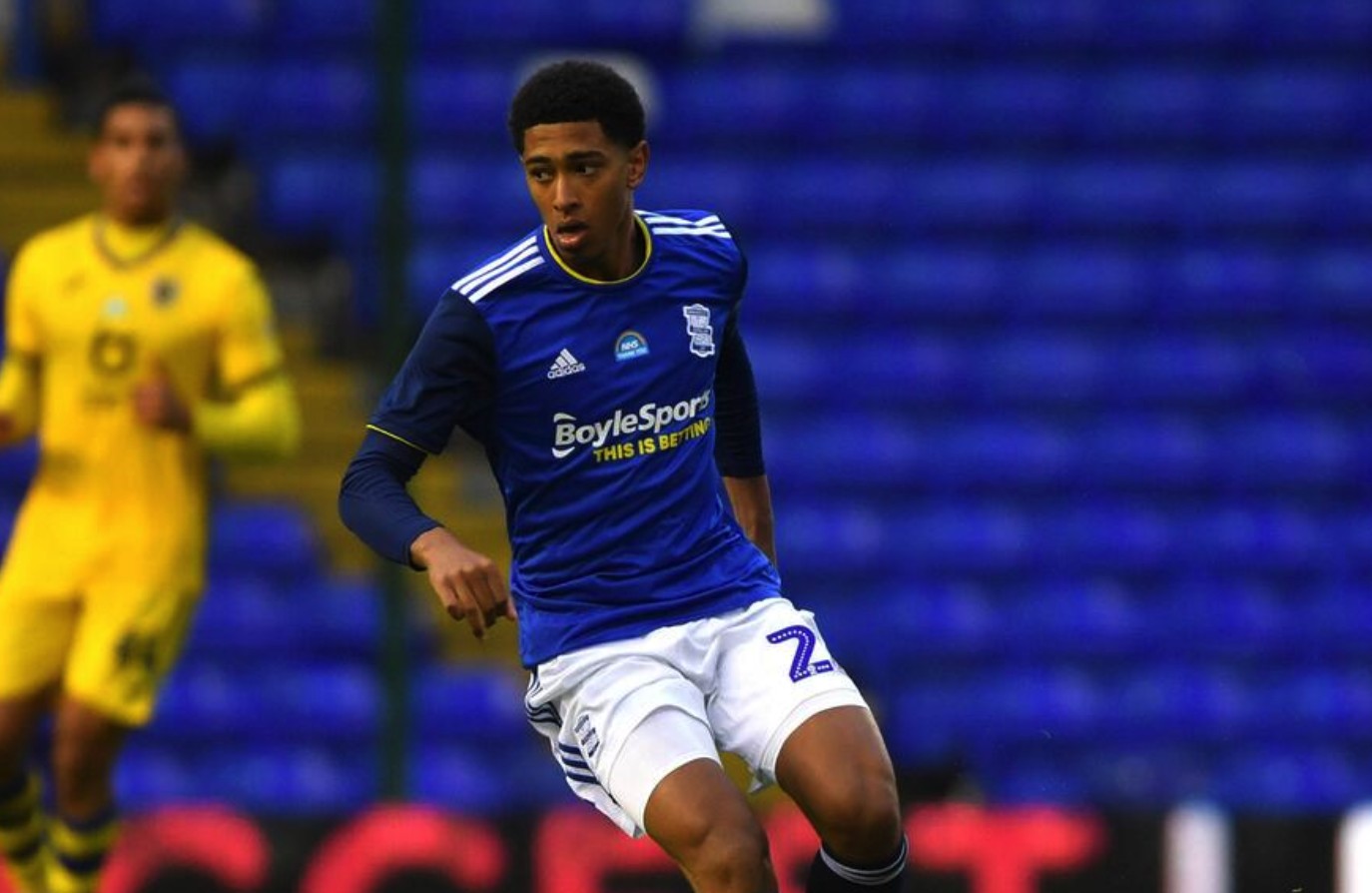 霍姆格伦单场20+命中率联盟第三，雷霆轻取太阳晋级杯赛四强（霍姆格伦砍下20+效率列联盟第三，雷霆轻取太阳挺进杯赛四强）