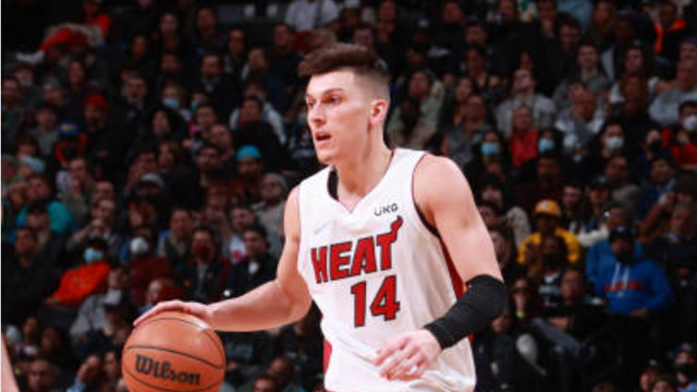 乌度卡：芬尼-史密斯将从替补打起，出场时间在15分钟左右（乌度卡透露：芬尼-史密斯将以替补出战，预计出场约15分钟）