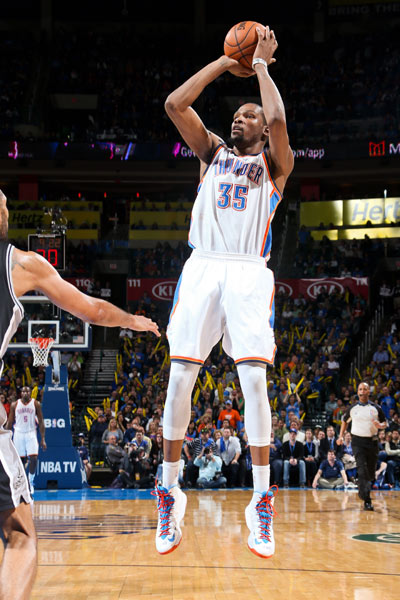 同曦三核驱动，上海队面临巨大挑战（同曦三核发力，上海队遭遇严峻考验）