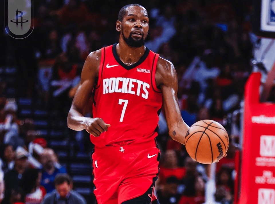 东契奇34+12+7独享历史第1，艾顿两双里夫斯33分，湖人轻取鹈鹕（东契奇34+12+7登顶历史第一，艾顿两双里夫斯33分，湖人轻松击败鹈鹕）