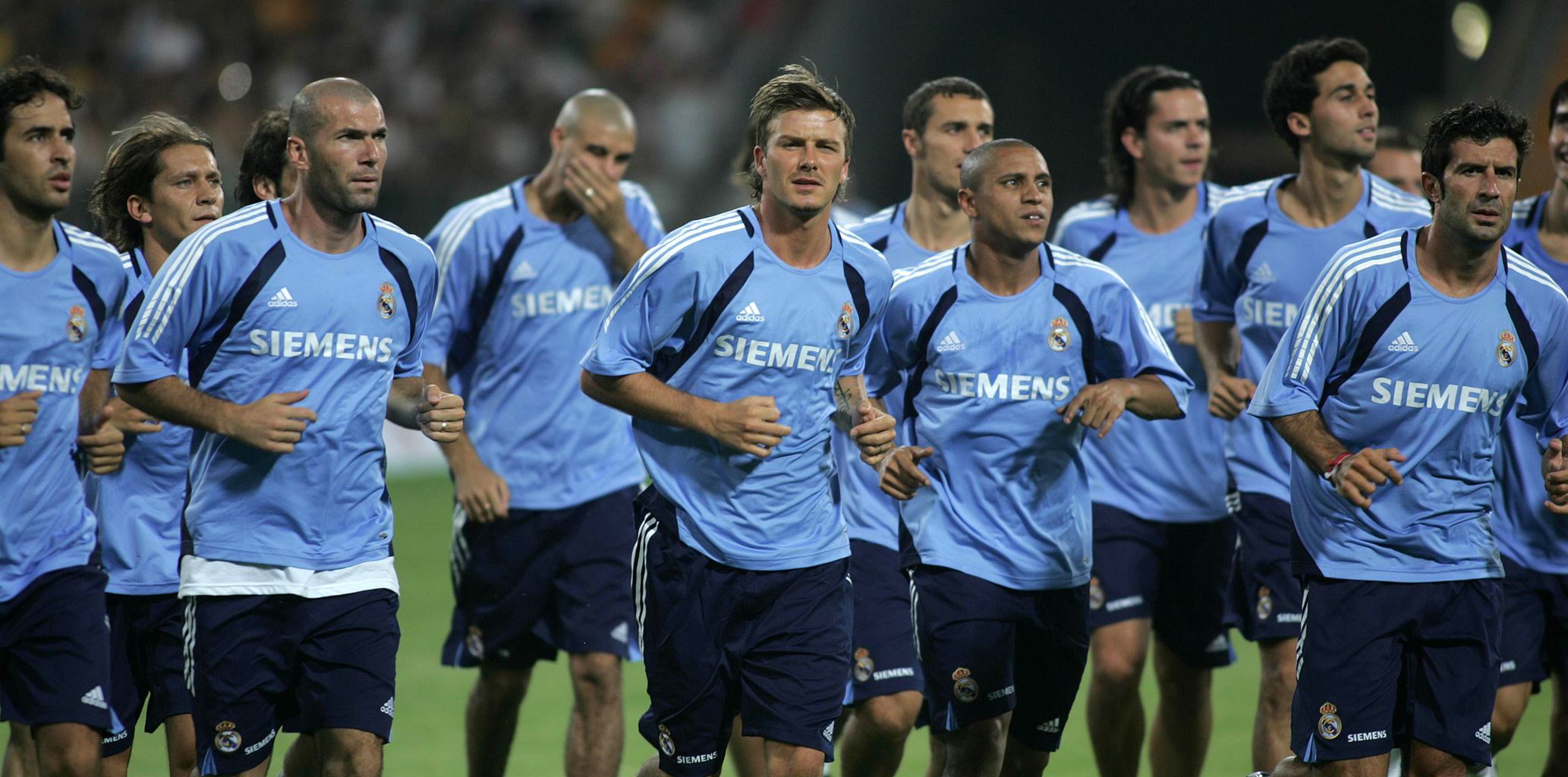 因右踝发炎，朗尼克取消了担任阿森纳vs拜仁解说嘉宾的计划（右踝发炎，朗尼克退出阿森纳战拜仁的解说工作）