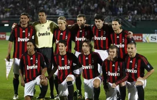 泰州主帅：苏超开赛阶段曾在凌晨接到愤怒球迷打来的质问电话（泰州主帅称苏超开局期间曾在凌晨接到愤怒球迷的质问来电）