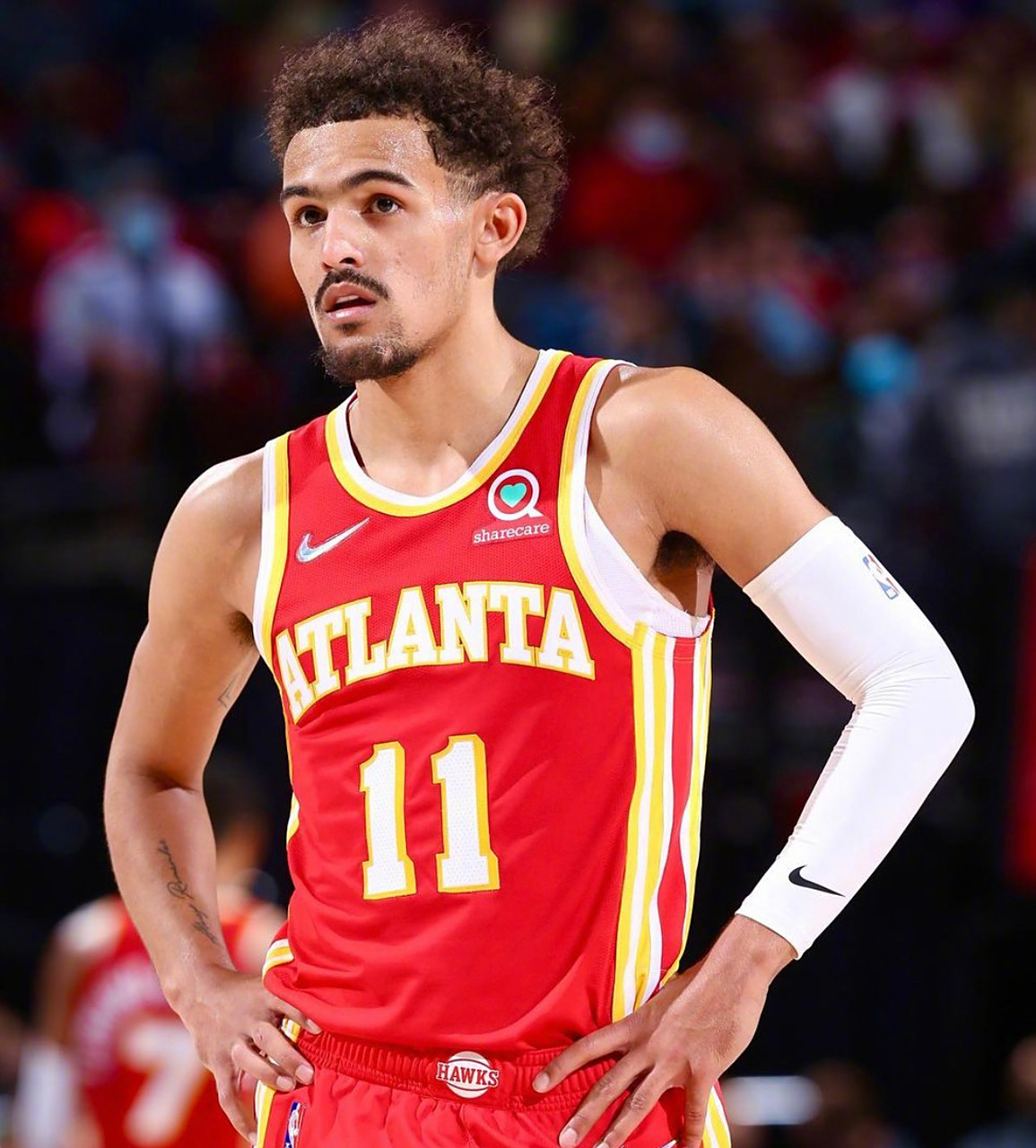 湖人浓眉哥篮下统治力助球队获胜（安东尼·戴维斯内线统治力助湖人取胜）