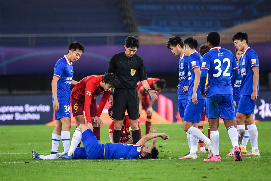 混团世界杯：梁靖崑单打告负莎头双打得分 中国8-2法国（混团世界杯战报：中国8-2胜法国，梁靖崑单打憾负，莎头双打建功）