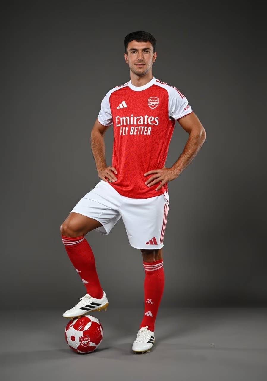 国米税前年薪排名：劳塔罗1660万欧第1，4人超千万（国米税前年薪榜：劳塔罗以1660万欧居首，四将突破千万欧）