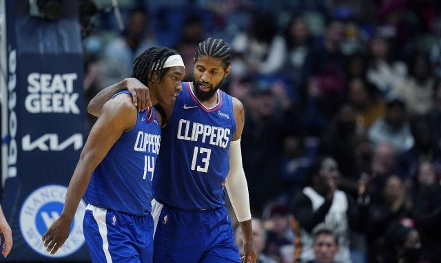 北京男篮官宣：曾凡博与球队完成续约，新赛季将一起并肩作战（北京男篮官宣与曾凡博完成续约 携手征战新赛季）