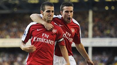 恩昆库加盟米兰后表现未达预期，面临舆论争议，需时间适应球队战术体系。（恩昆库转投米兰后状态未达标，舆论争议不断，仍需时间融入战术体系）