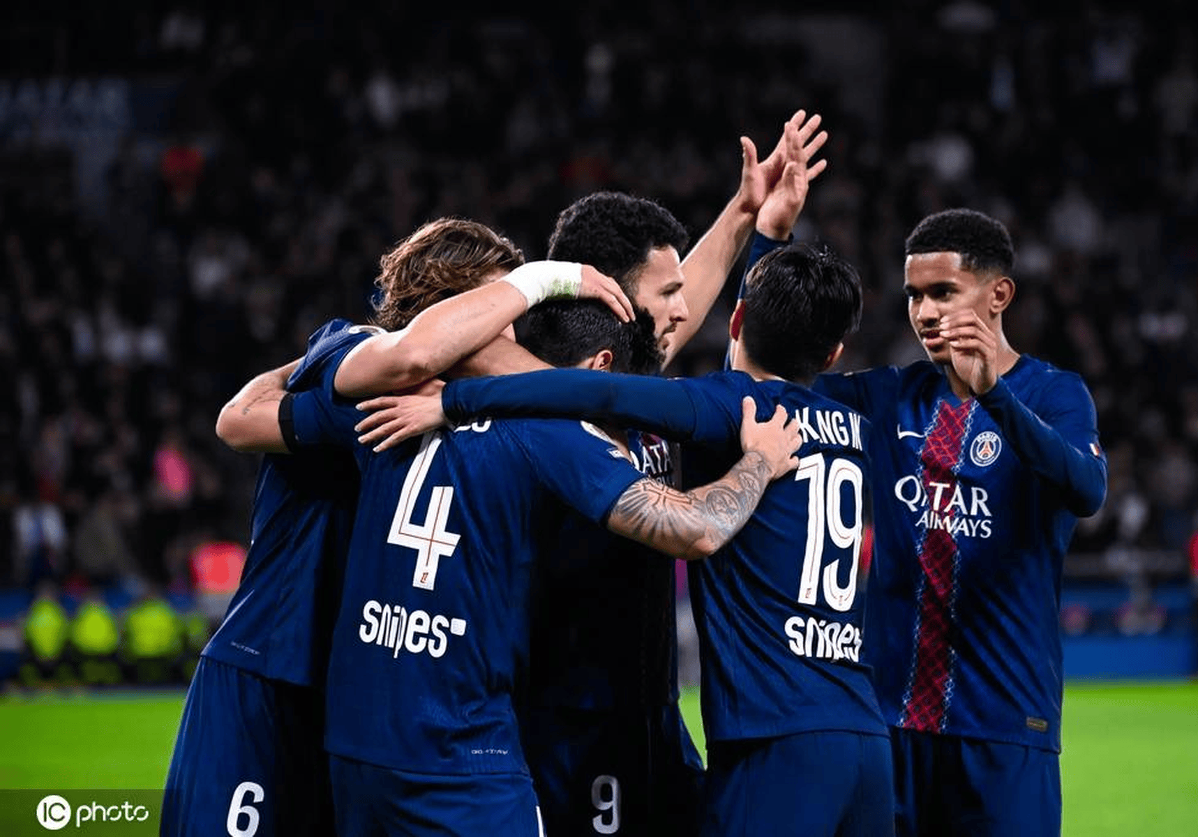 国足选帅时间线：9月5日公开选聘，今日邵佳一出任新帅（国足选帅进程回顾：9月5日启动公开选聘，邵佳一今日正式上任）