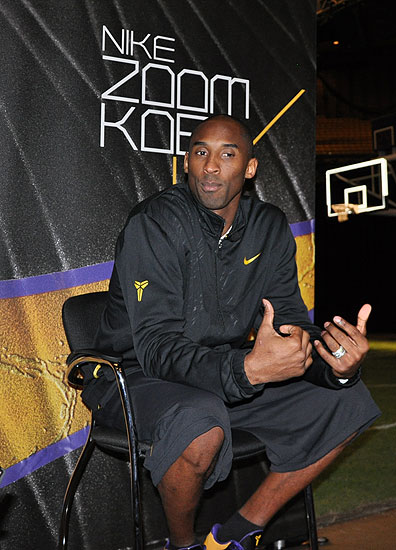 安永佳港队回来状态爆棚，一分钟进球？！新鹏城什么...（安永佳港队强势回归，开场一分钟闪击！新鹏城怎么了？）