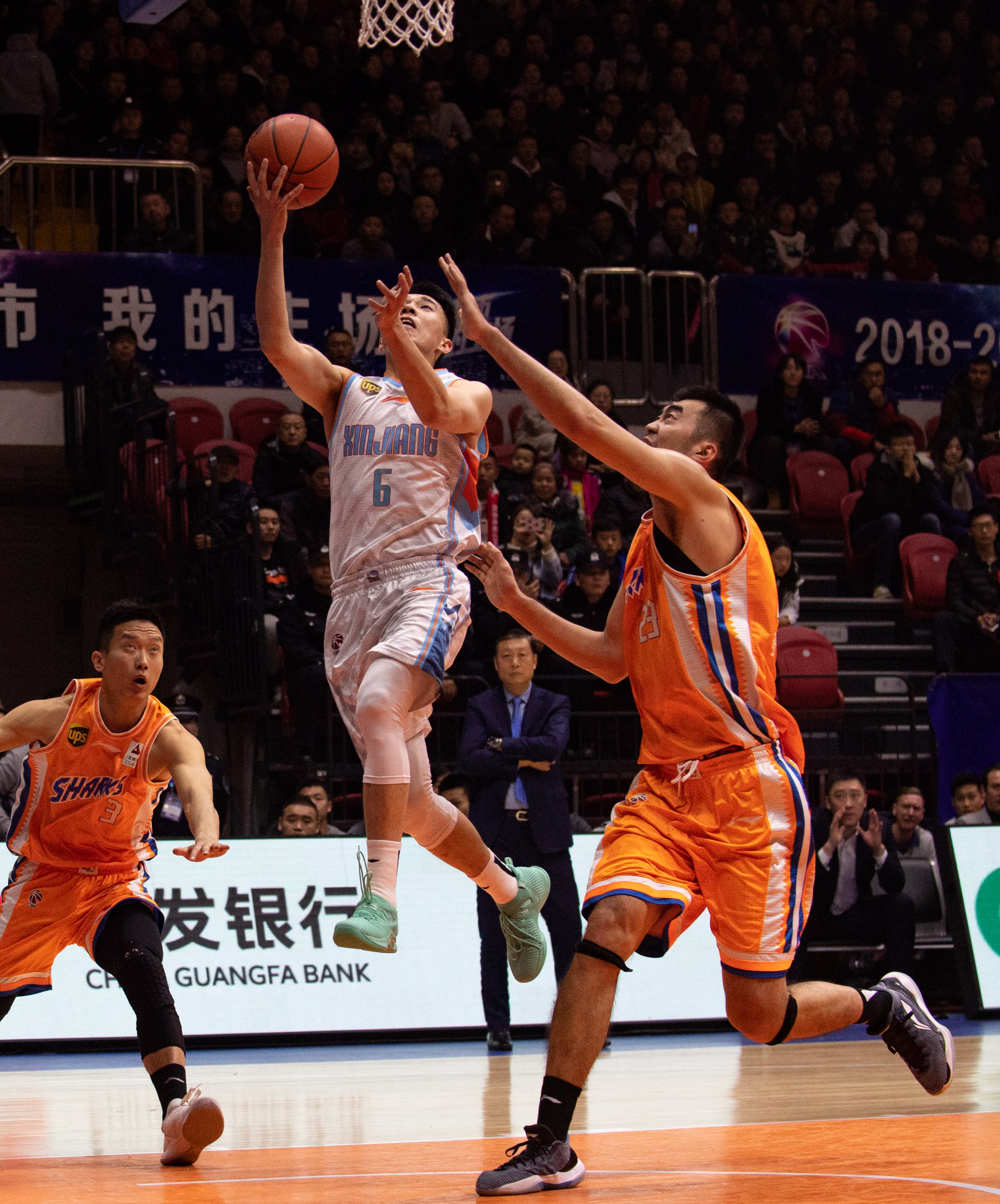 若日尼奥同时斩获欧冠&解放者杯，为达此成就的第15位球员（若日尼奥成第15位同时捧起欧冠与解放者杯的球员）