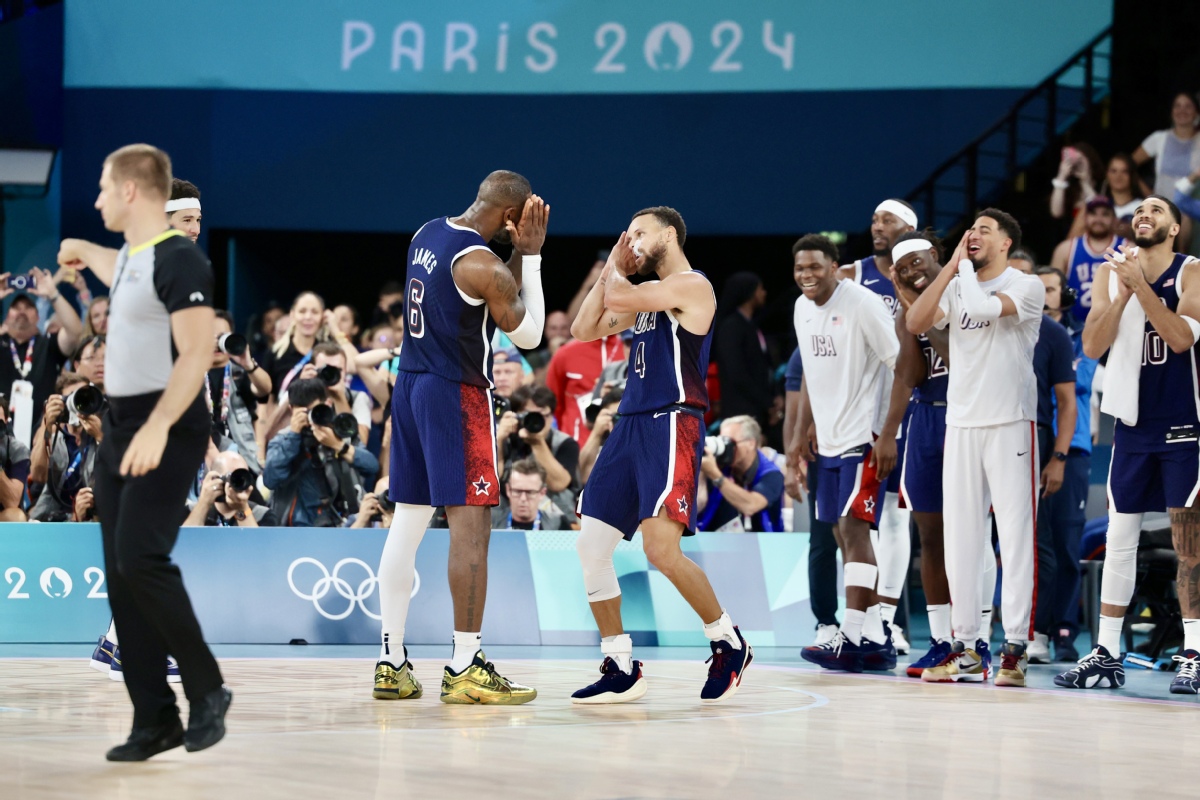 王楚钦说搭档孙颖莎做得非常出色（王楚钦赞扬搭档孙颖莎表现出色）