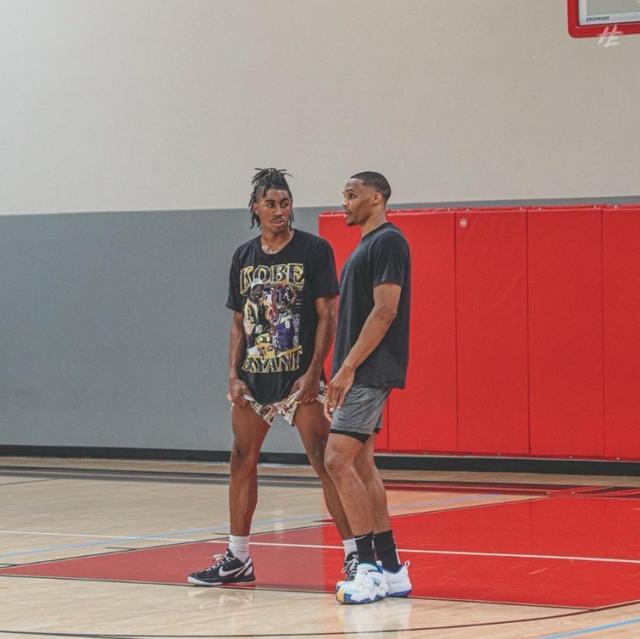 足球足球天才少年迎来国家队首秀，全场最佳（天才小将国家队首秀惊艳，荣膺全场最佳）