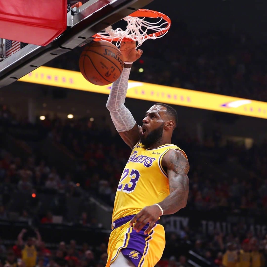 篮球NBA球员续约消息频传（NBA球员续约消息不断）