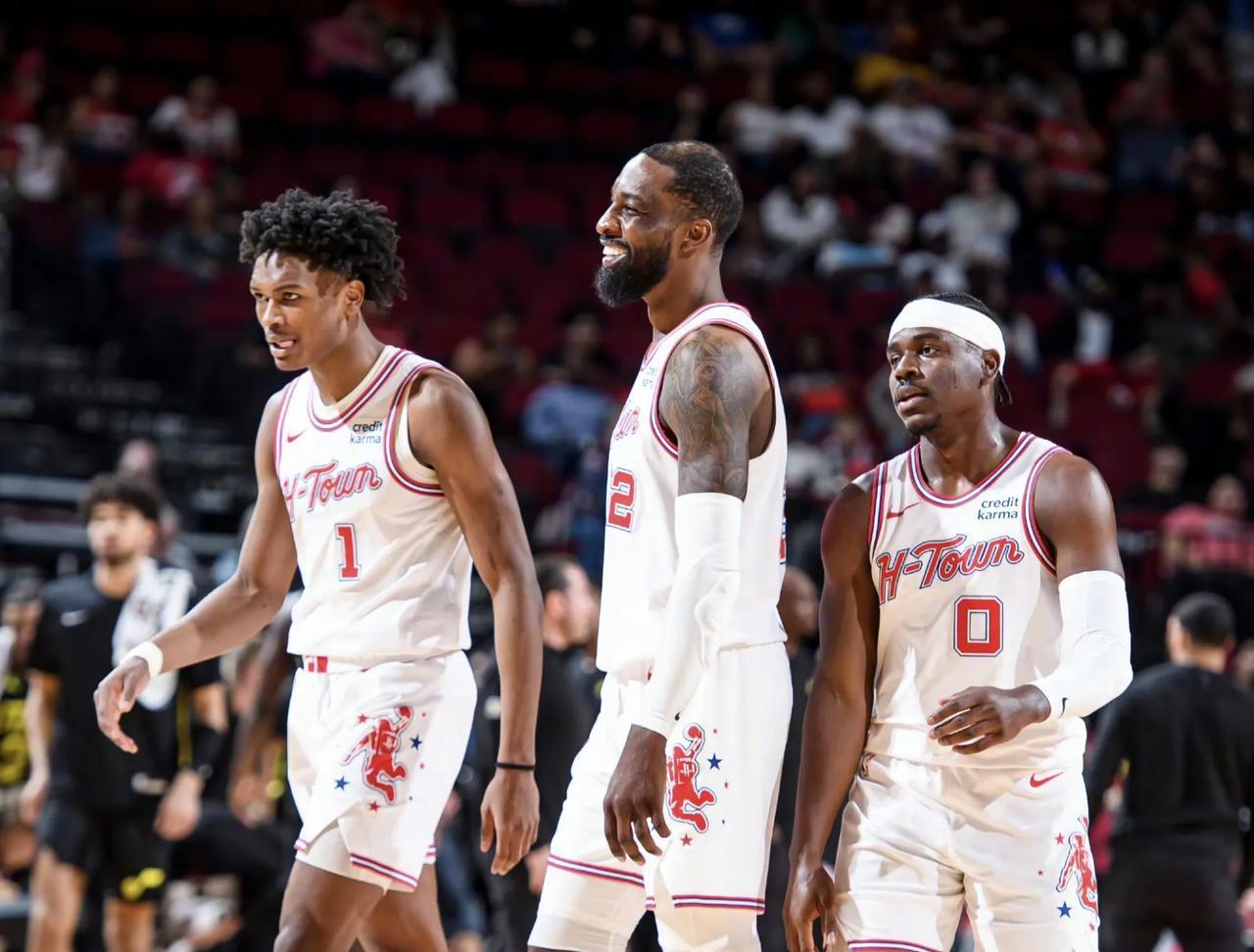 凤凰vs喷气机首发：埃泽PK罗斯，鲁弗、巴多拉托在列（凤凰战喷气机首发出炉：埃泽对决罗斯，鲁弗与巴多拉托入选）